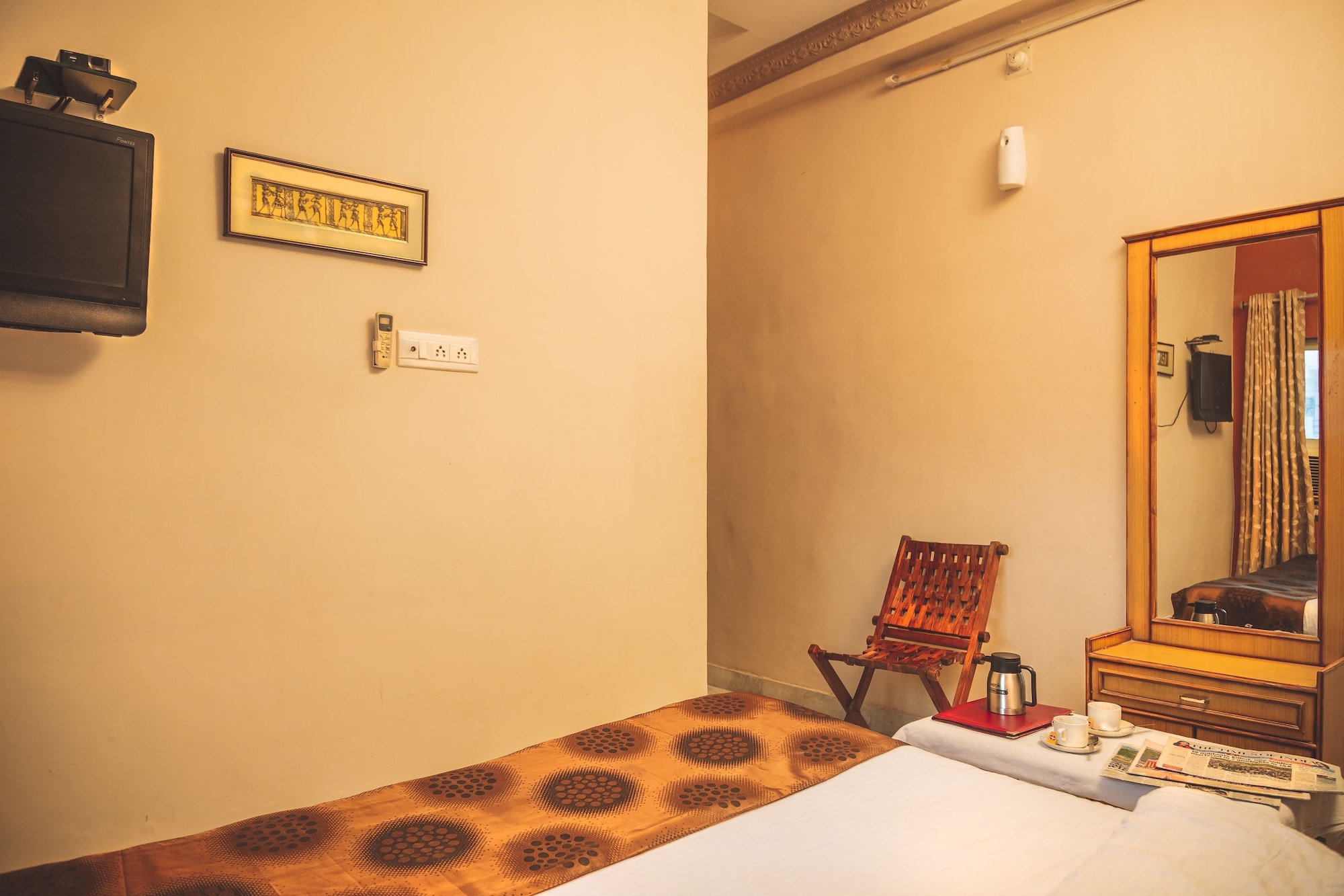 STANDARD, KING BED, SMOKING, ACCESSIBLE