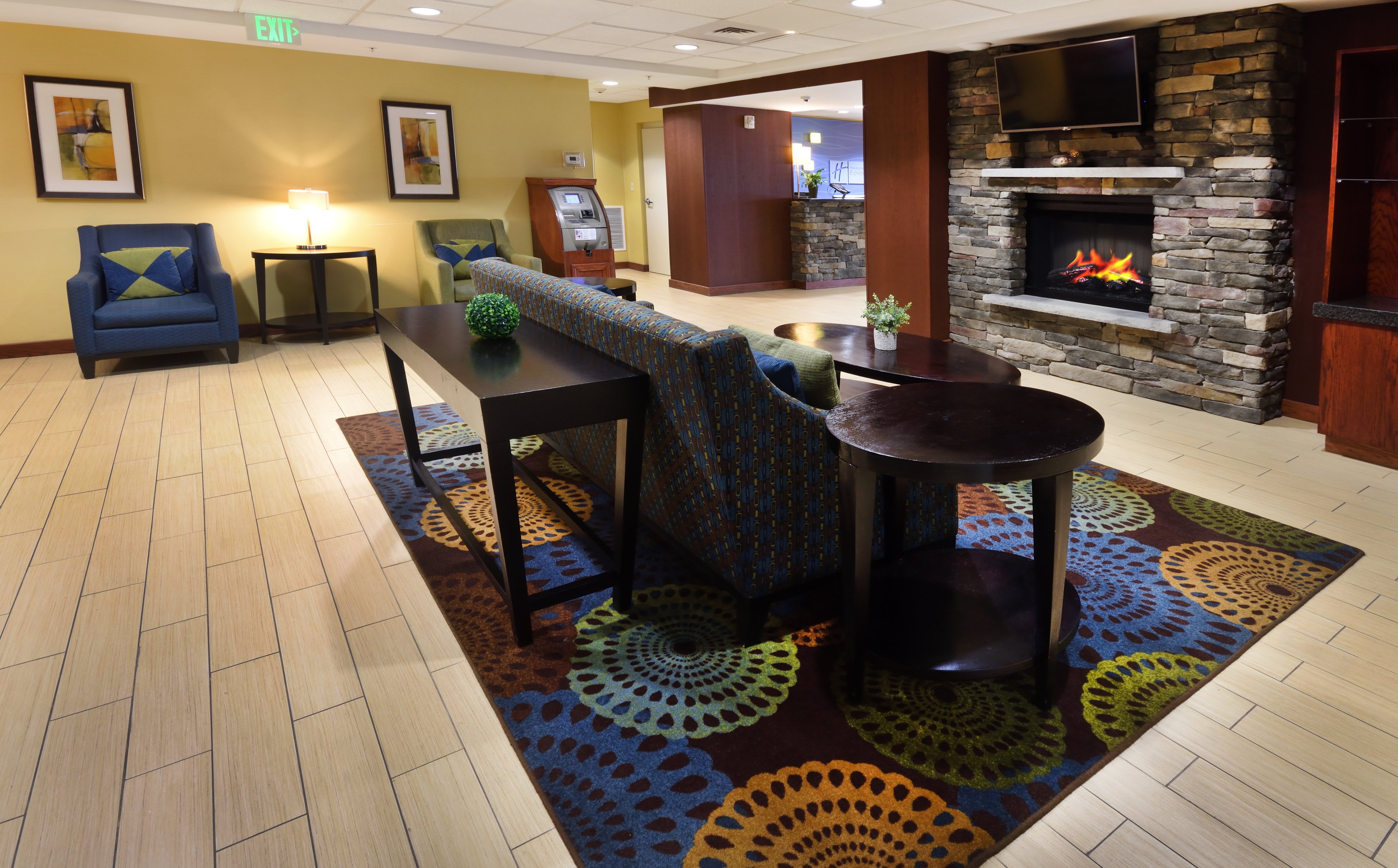 Holiday Inn Express Suites Milford 34/50