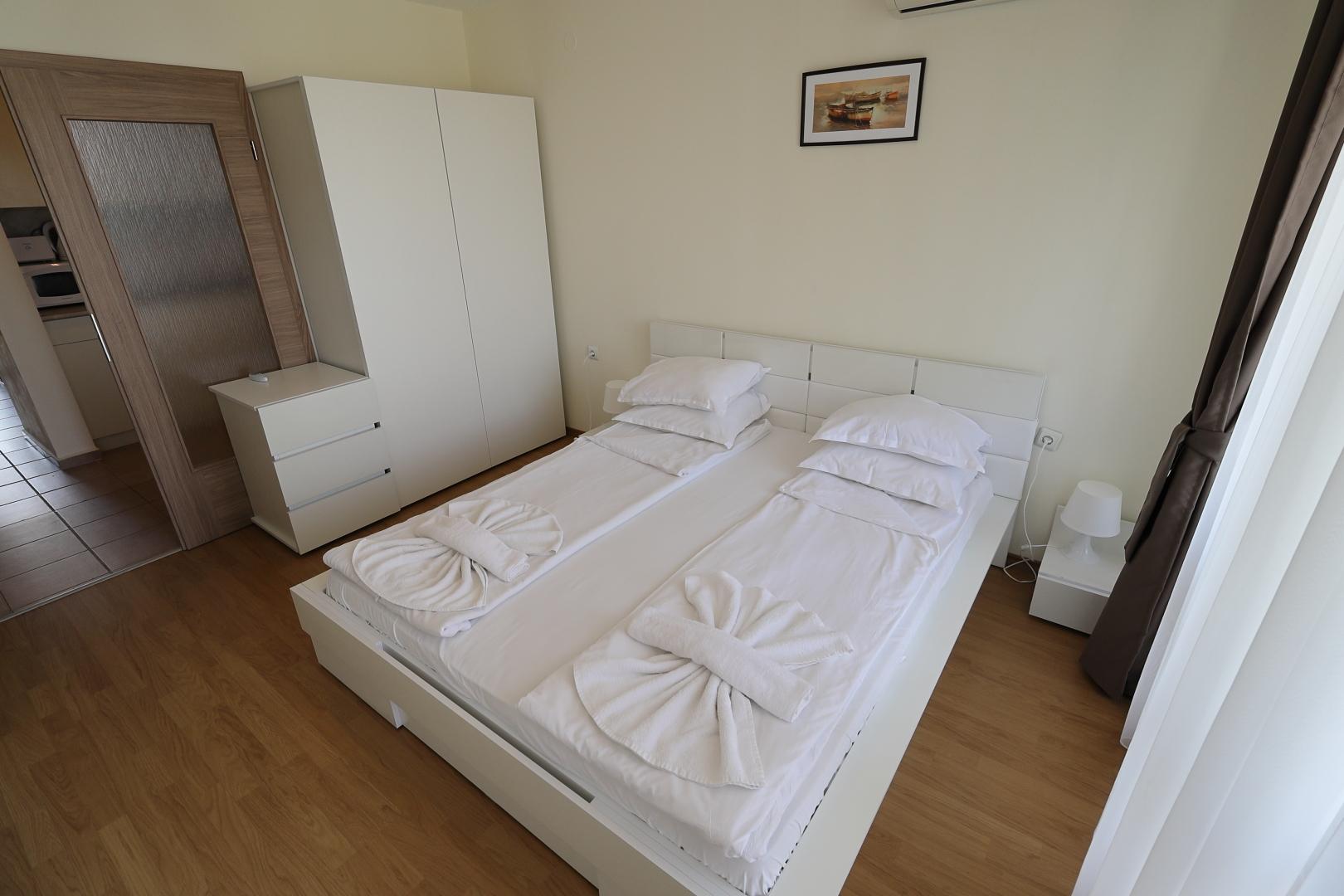 2 Bedrooms, Apartment, Balcony or Terrace