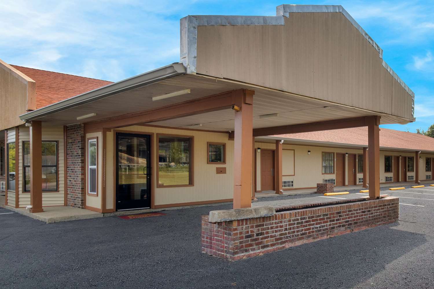Econo Lodge Cornersville I-65 2/46