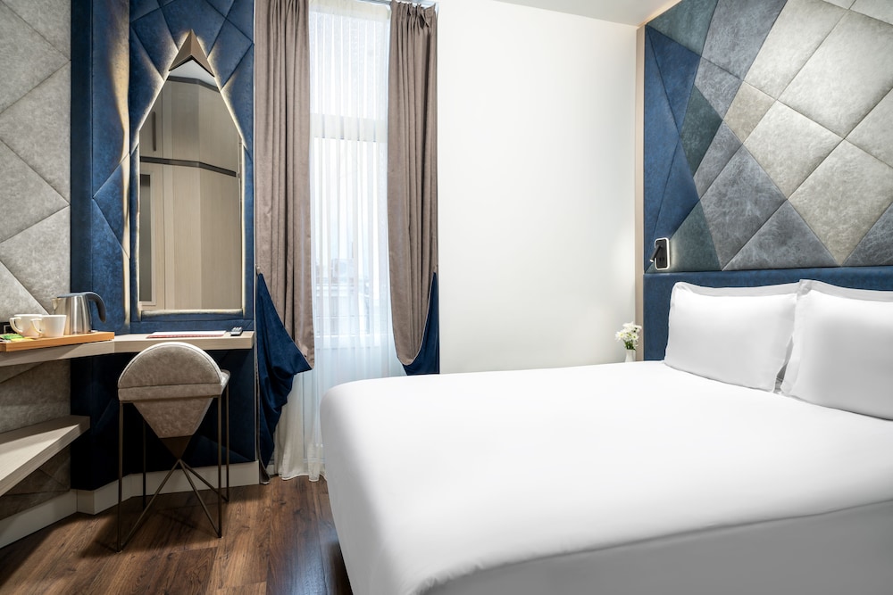 Adamar Hotel Special Category 16/66