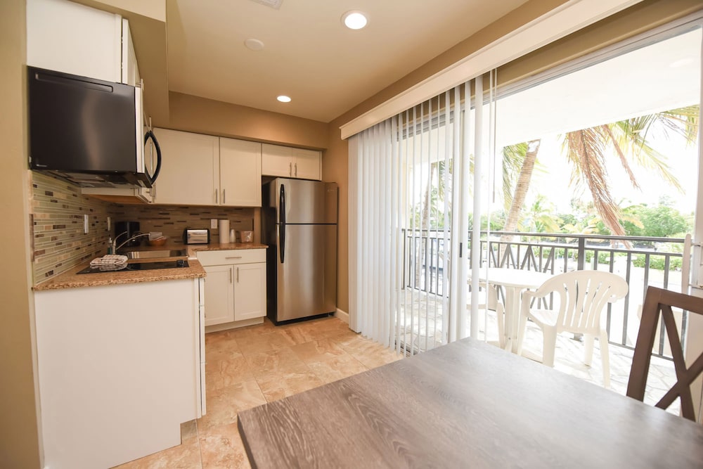 Waterside Suites And Marina 34/43