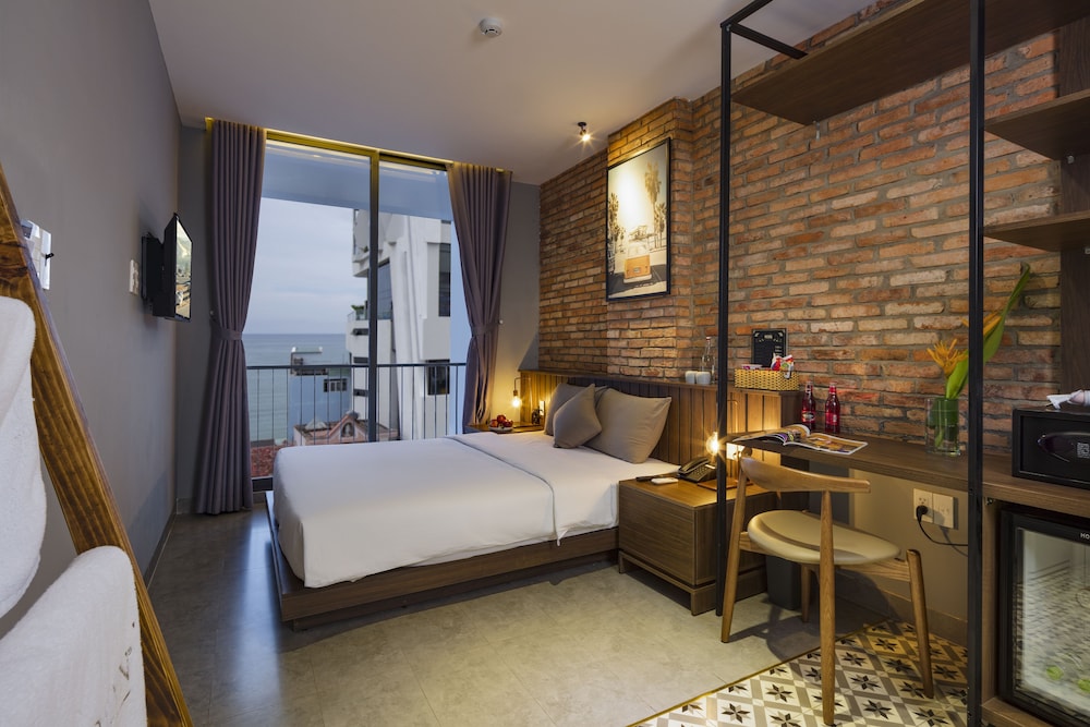 Marilyn Nha Trang Hotel 30/50