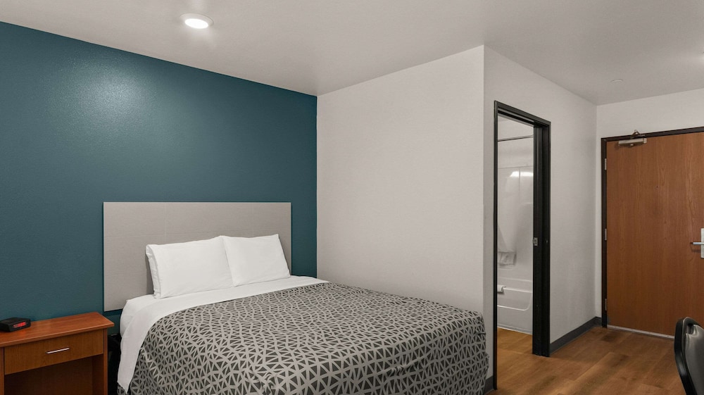 WoodSpring Suites Evansville East 4/21