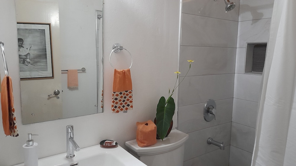 Neitas Nest Jamaican Bed And Breakfast 21/22
