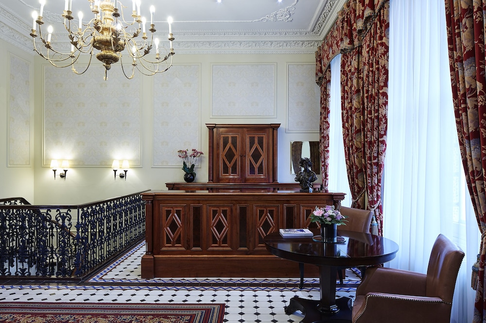 Cheval Hyde Park Gate 44/61