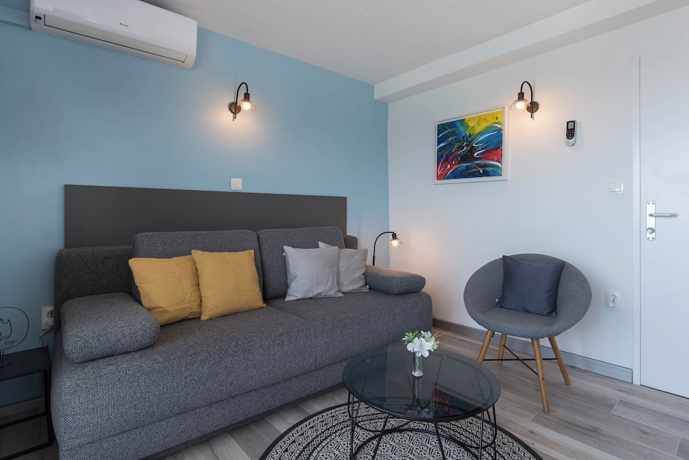 VILLA ZANIC 34/50