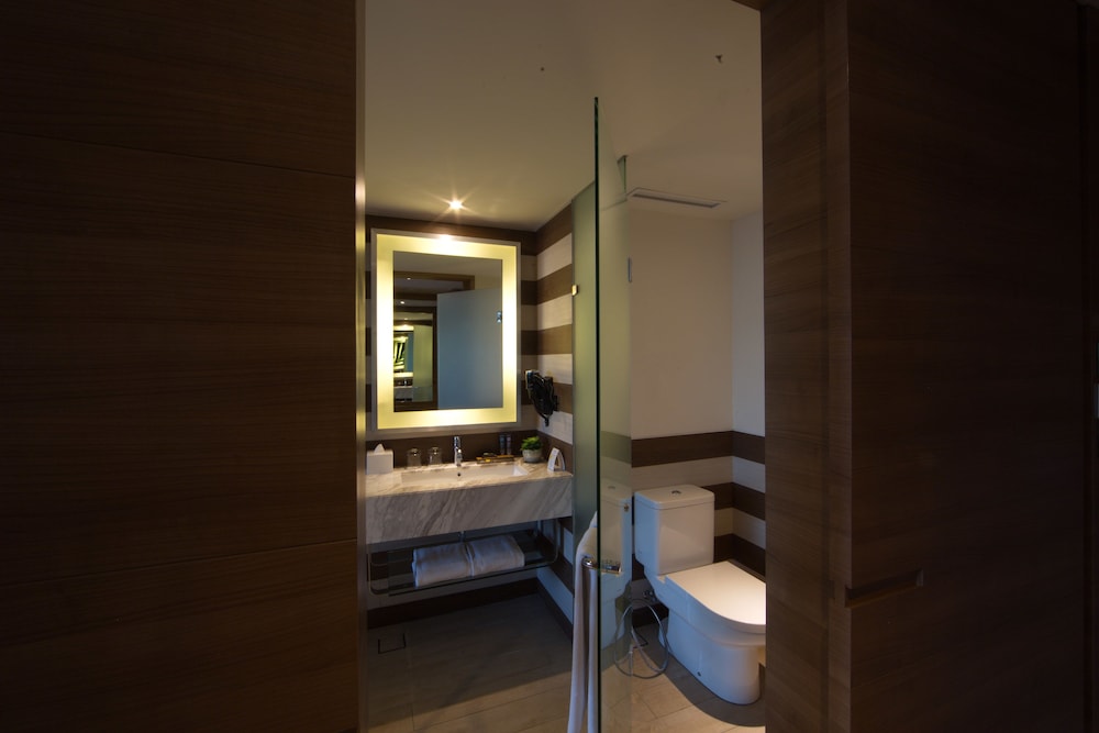 NOVOTEL PEKANBARU 23/67