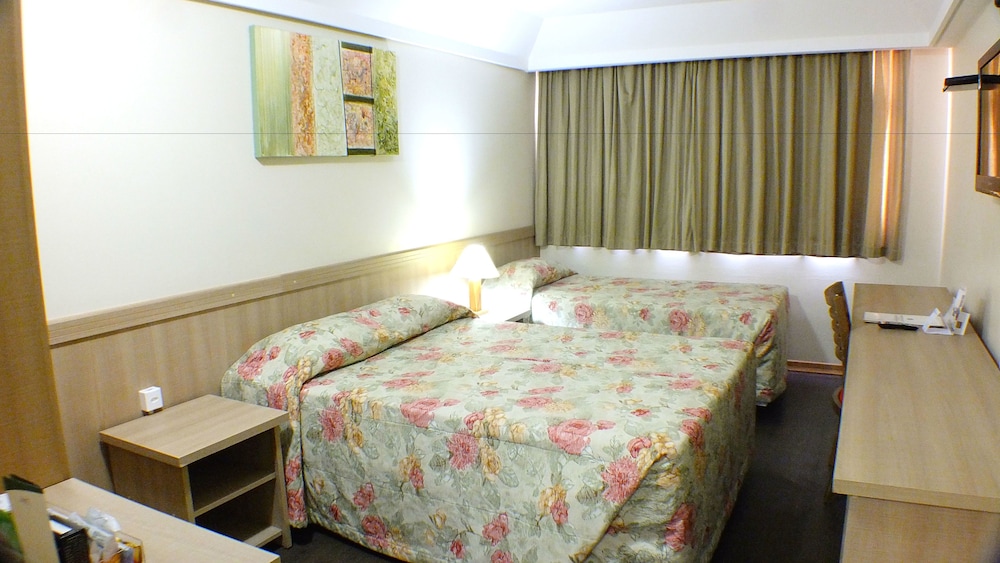 Hotel Golden Park Curitiba by Nacional Inn 74/97