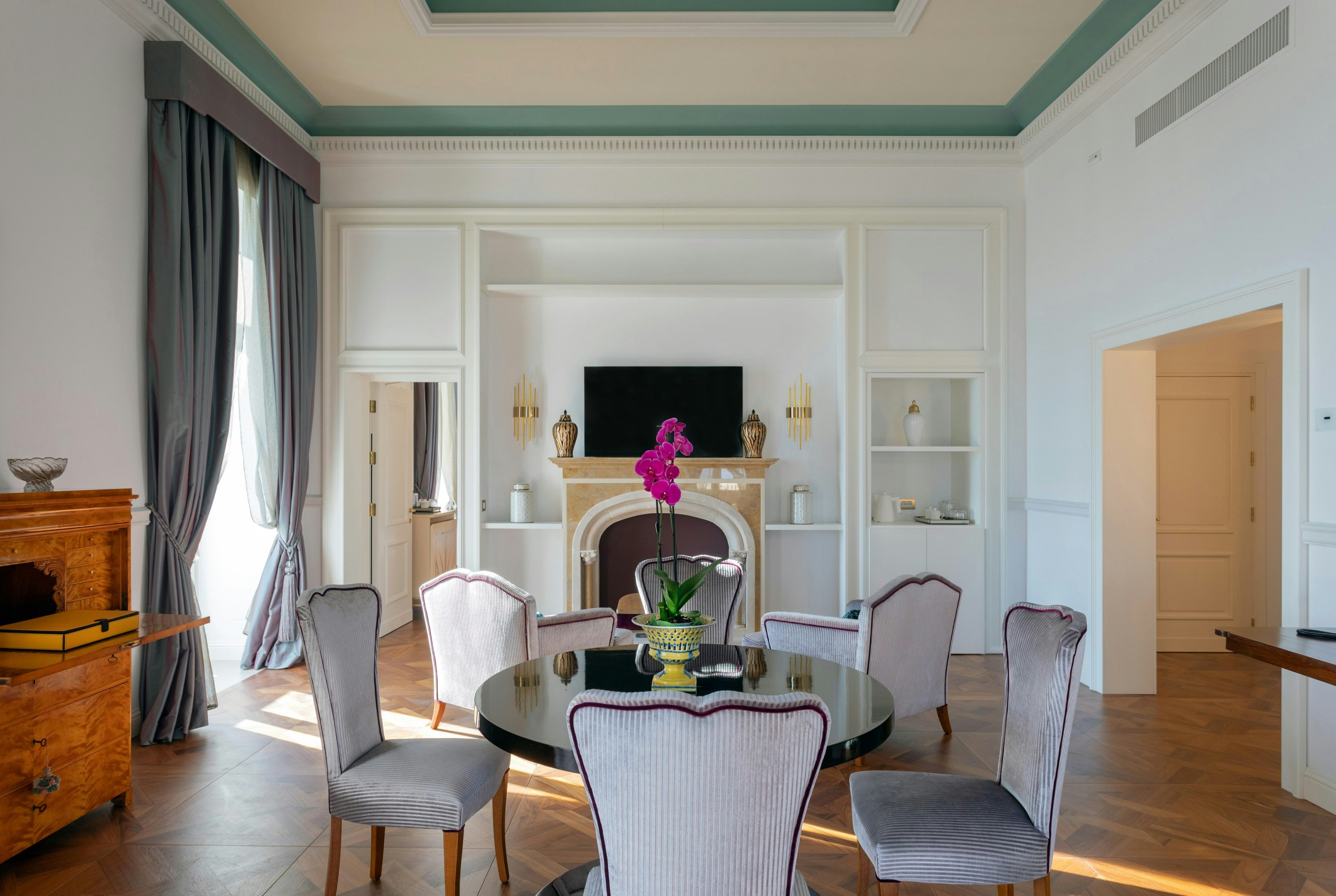 Grand Hotel Des Etrangers 24/50