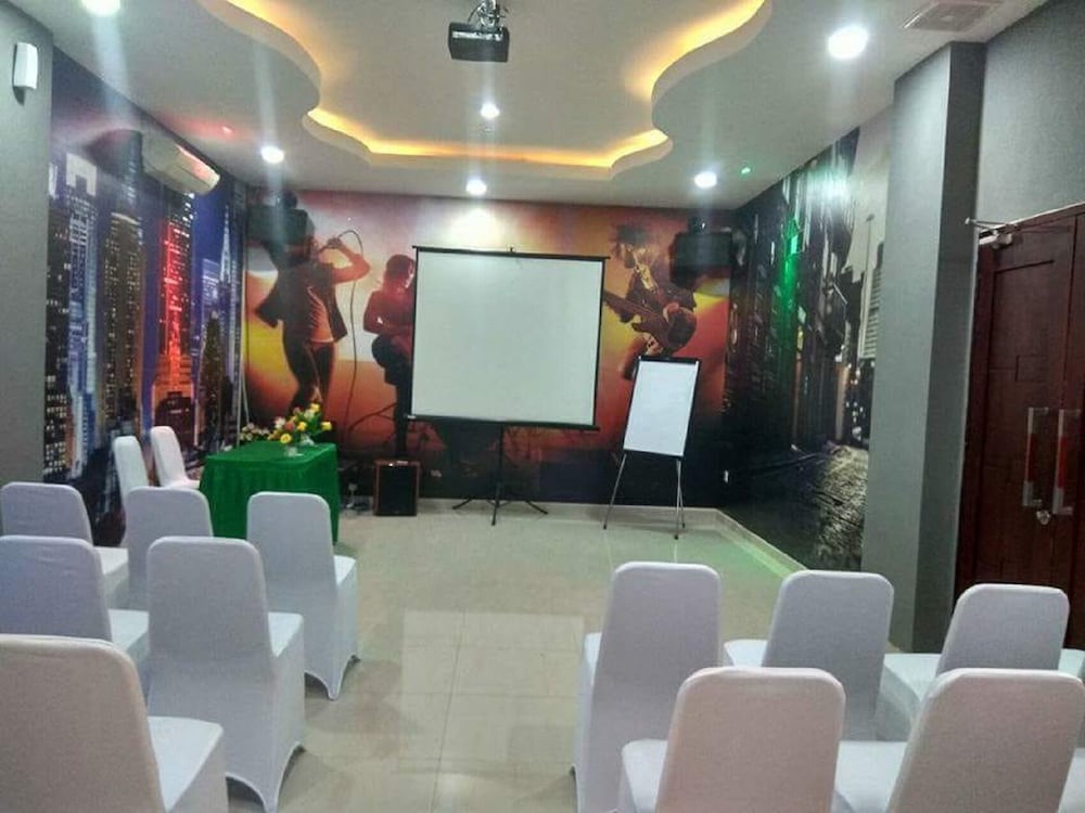 Venia Hotel 42/45