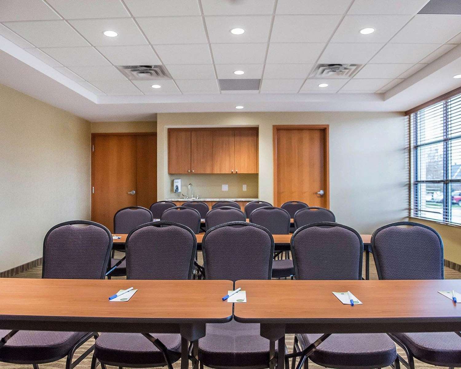 Comfort Inn Brockville, ON 12/15