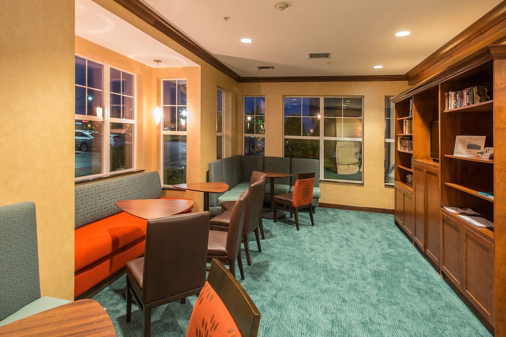 Residence Inn by Marriott Fayetteville Cross Creek 22/36