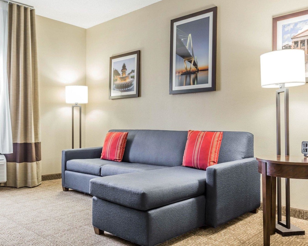 Comfort Suites At Isle Of Palms Connector 27/48
