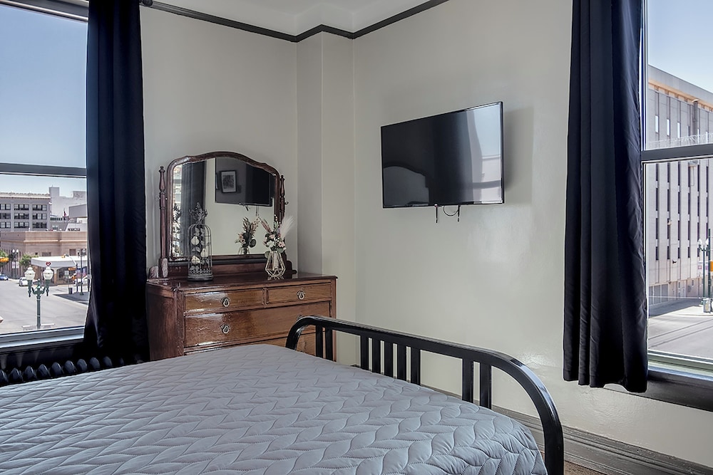 HOUSE, DOUBLE BED, SHARED BATHROOM