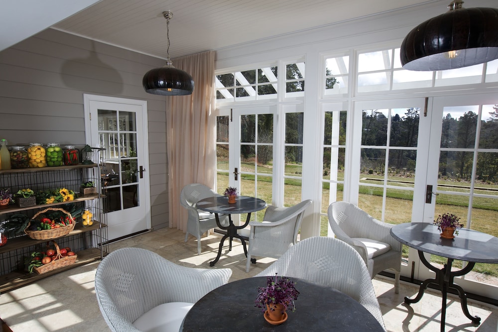 Parklands Country Gardens and Lodges 49/66