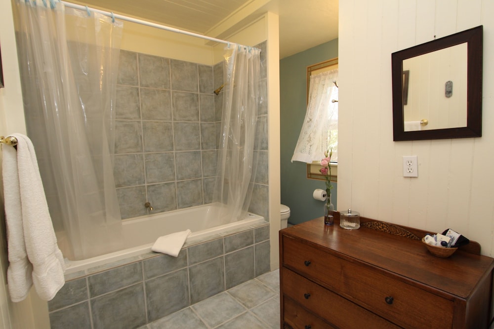 Napa Inn 49/50