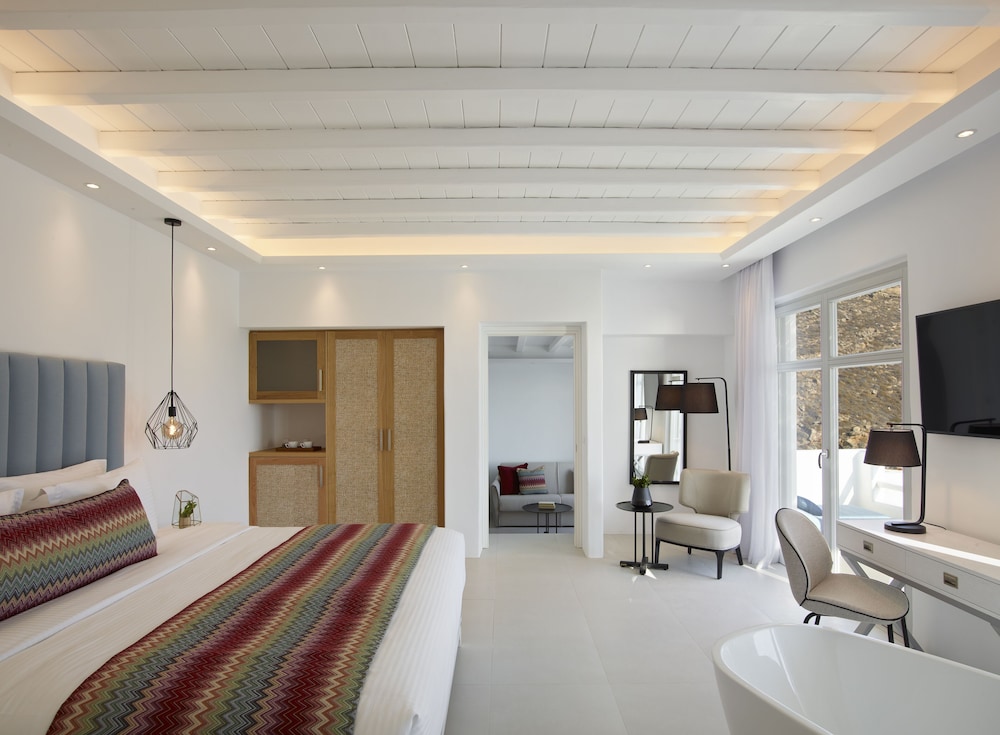 Epic Blue Suites & Villas 14/45