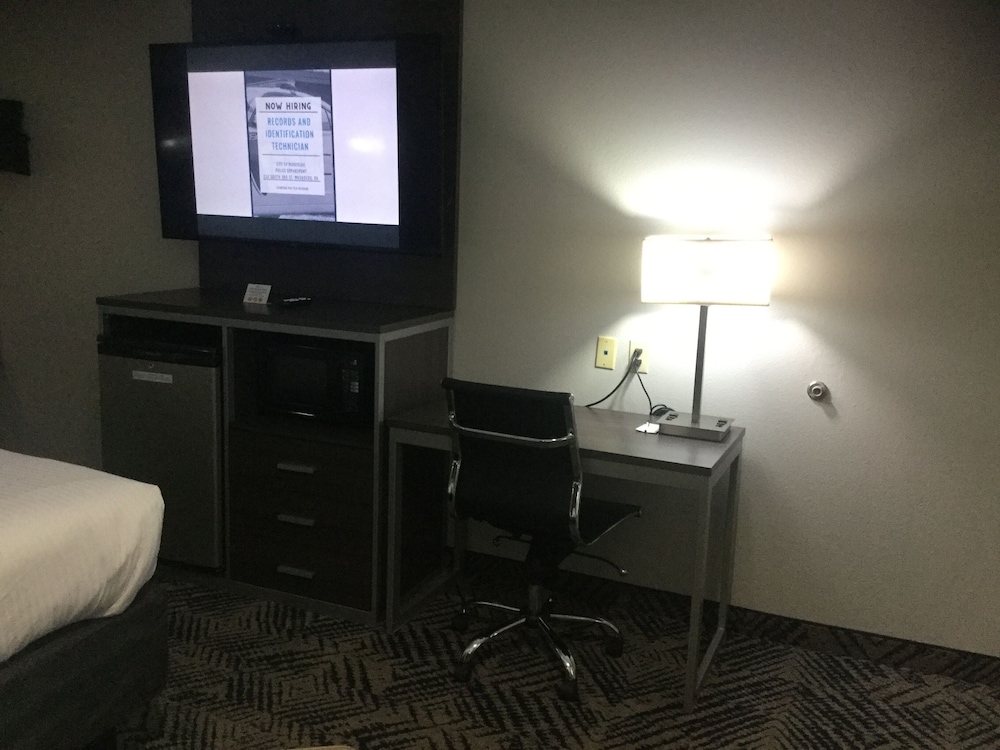 Muskogee Inn And Suites 24/30