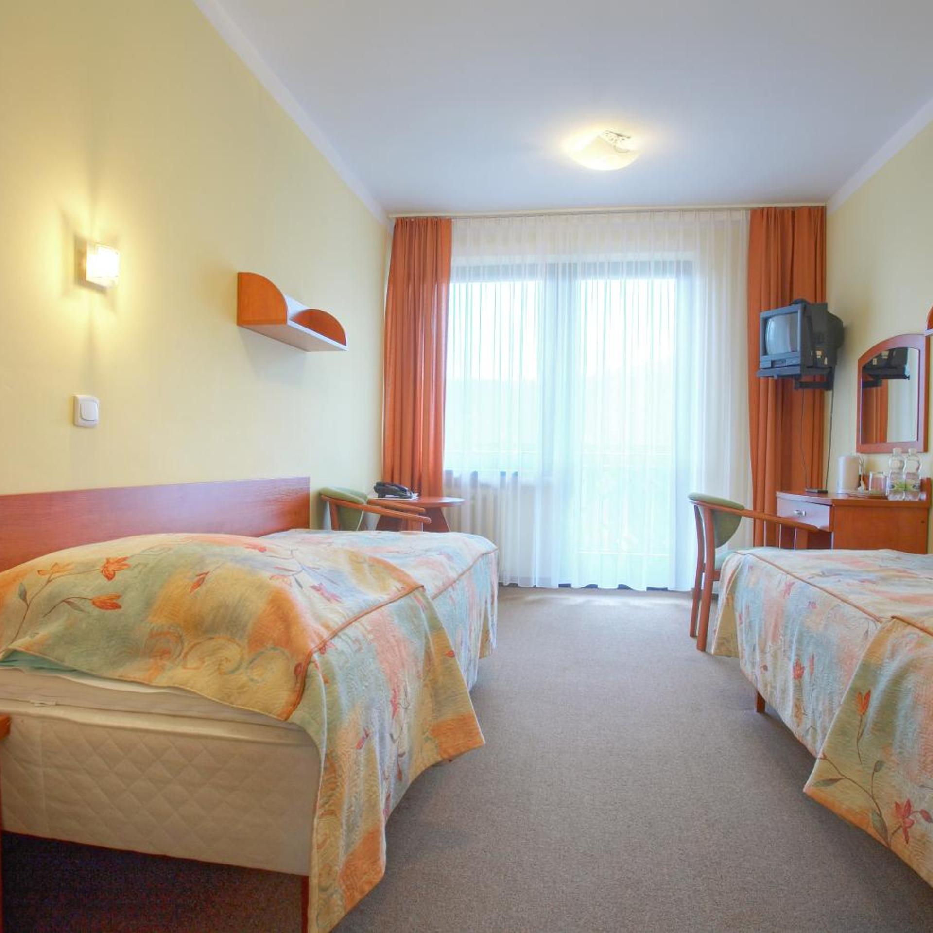 Room, Twin Beds