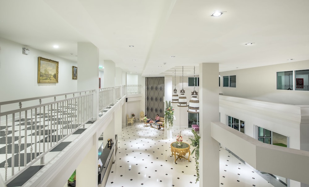 Chada At Nakhon 32/50