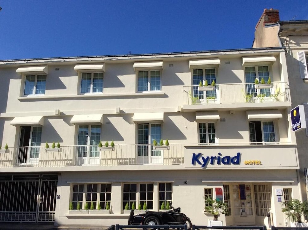 Kyriad Saumur Centre 1/42