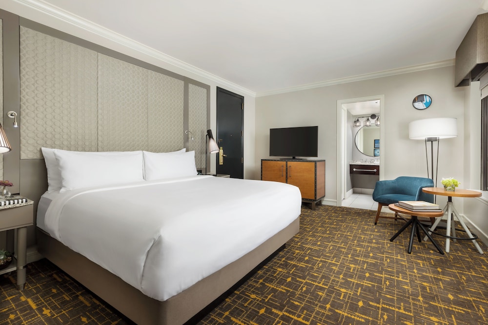 ROOM, QUEEN BED, ACCESSIBLE
