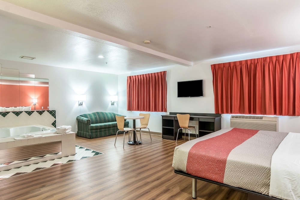 Motel6 Barkeyville, PA 26/41
