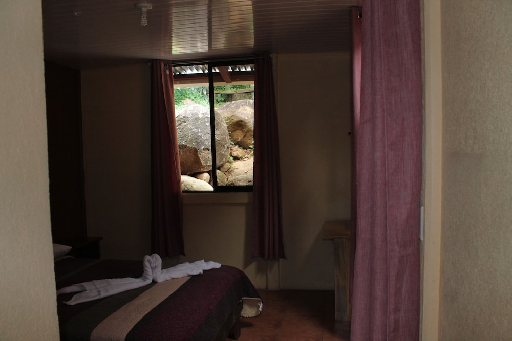 Greemount Hotel 35/65