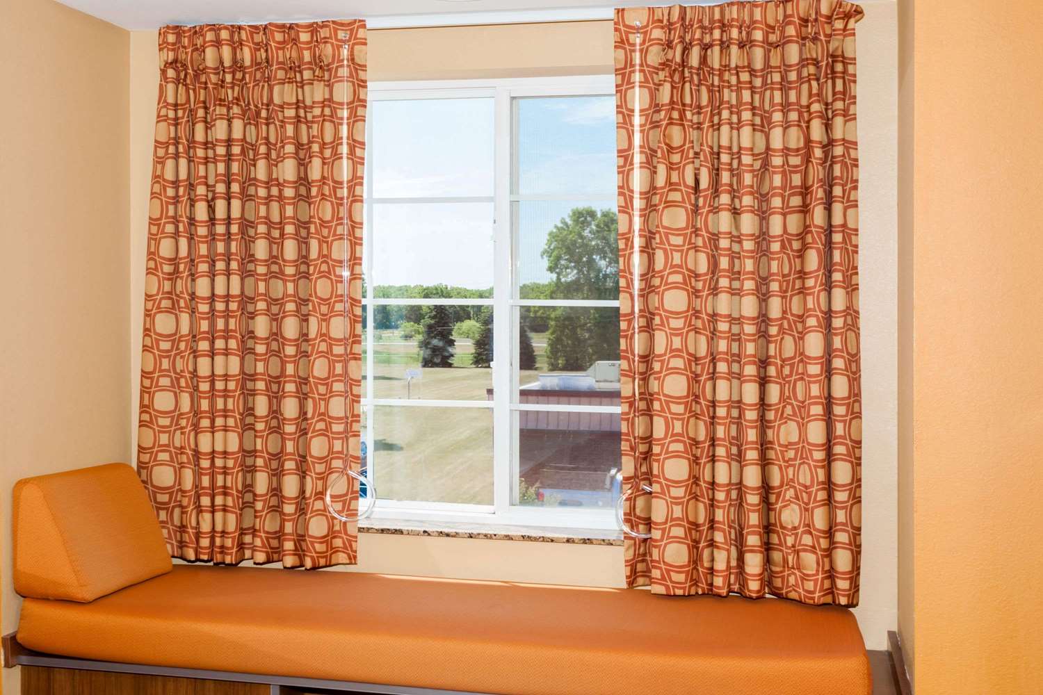 Microtel Inn Suites by Wyndham South Bend at Notre Dame 11/11
