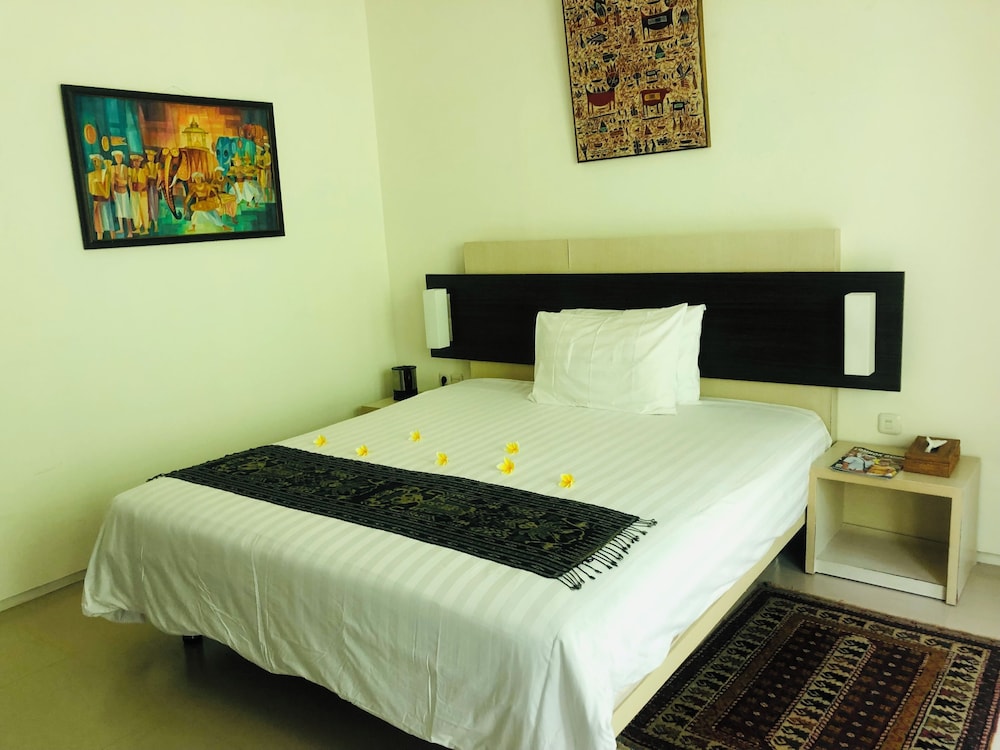 DELUXE, DOUBLE BED, GARDEN VIEW