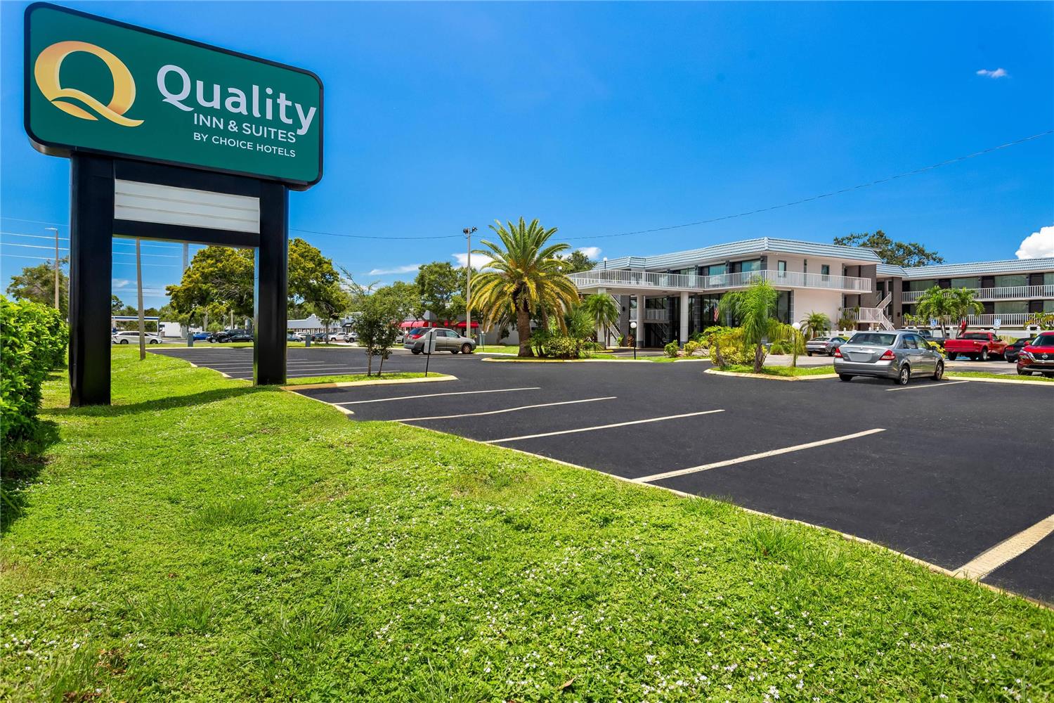 Quality Inn & Suites At Tropicana Field 38/39