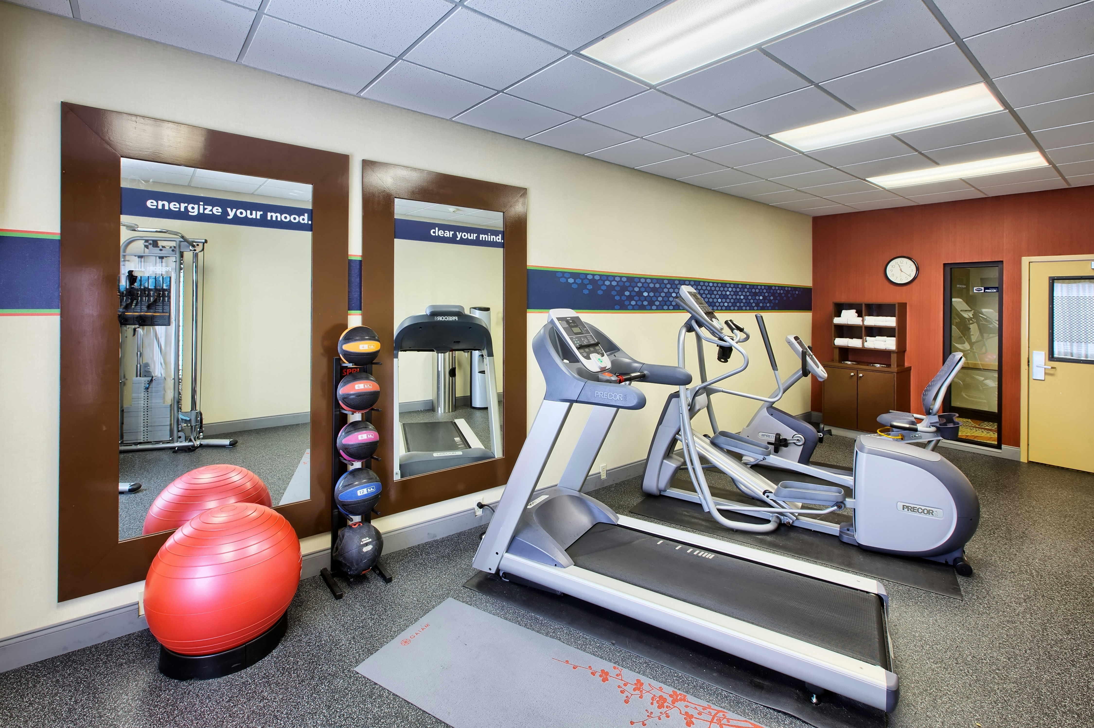 Hampton Inn and Suites Houston-Rosenberg 16/38