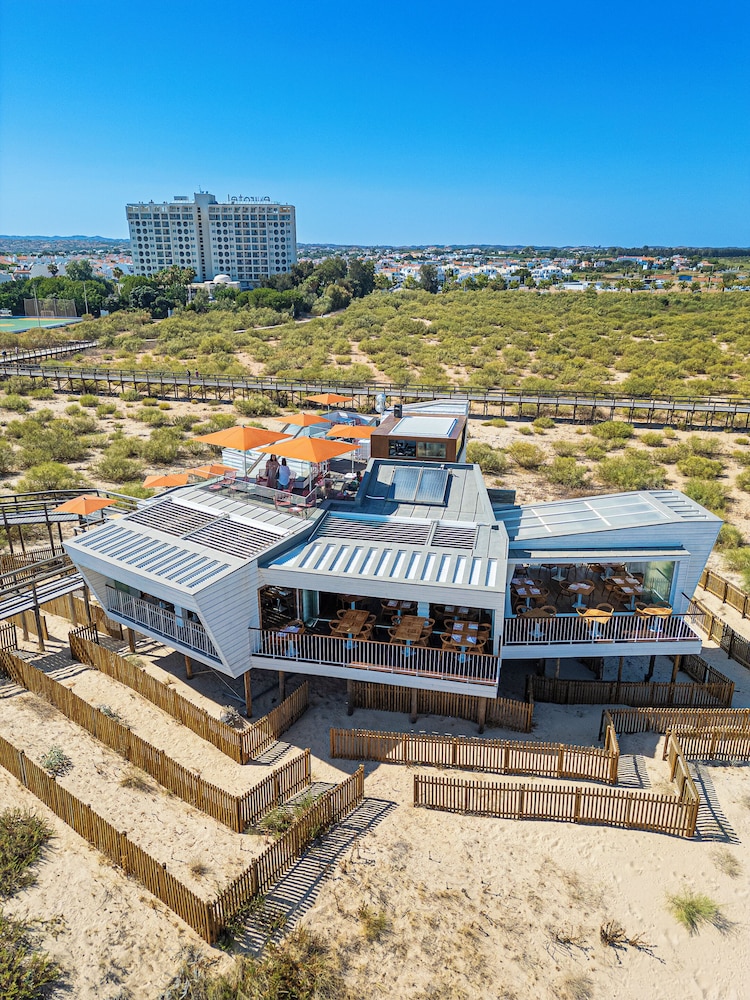 Ozadi Altura Beach Resort 62/68