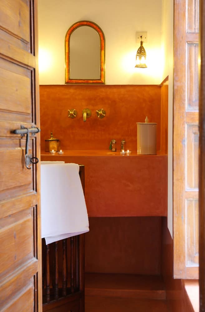 Riad Marelia 6/33