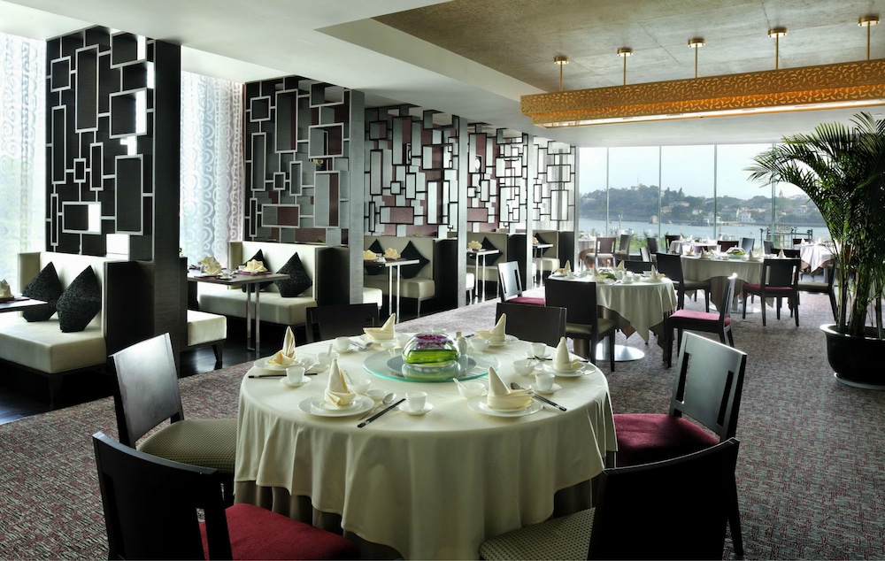 Swiss Grand Xiamen 37/50