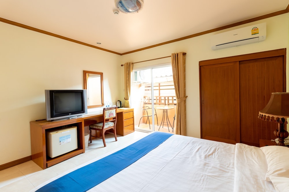 Thipurai Beach Hotel 15/50