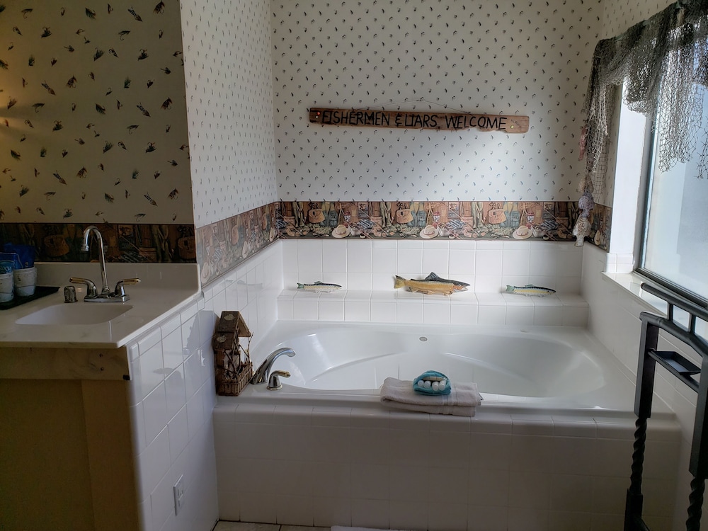 Howard Johnson by Wyndham Springerville 48/50