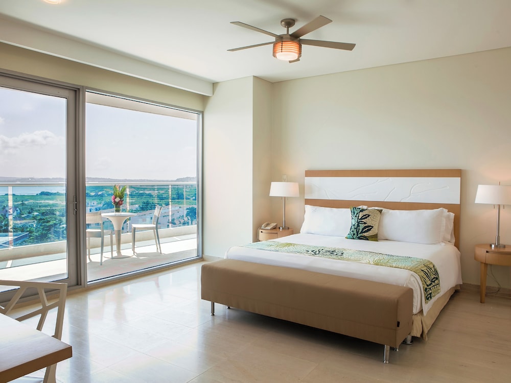 EXECUTIVE, QUEEN BED