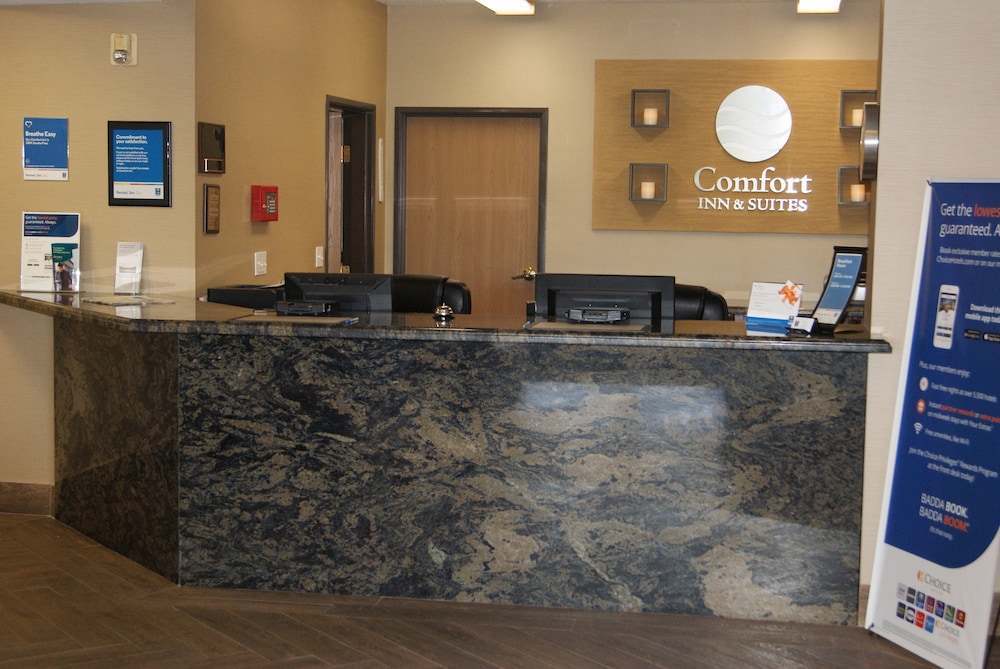 Comfort Inn & Suites Near Temecula Wine Country 7/30