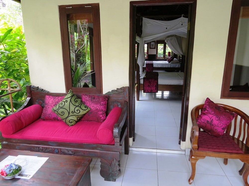 Sama's Cottages And Villas 33/50