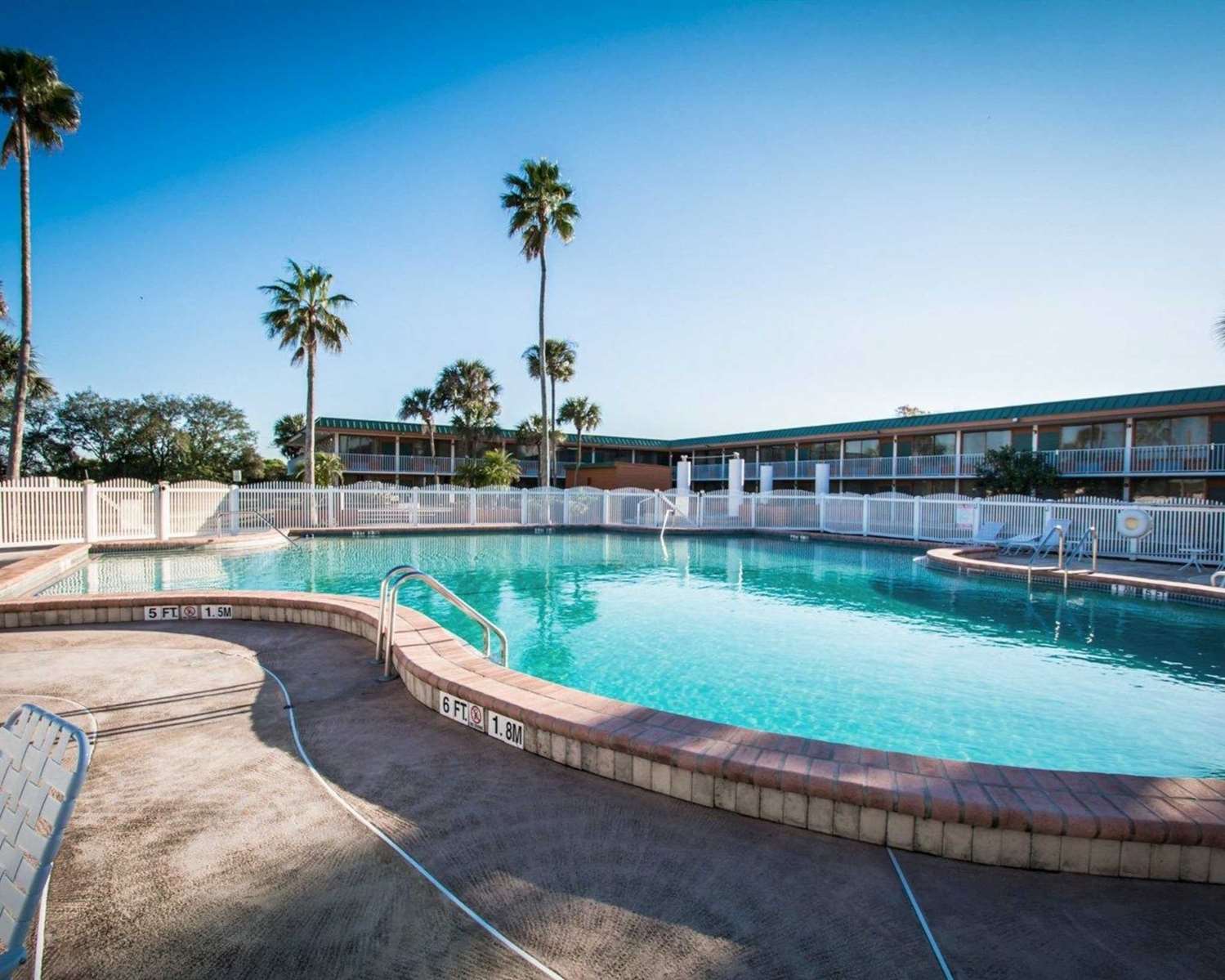 Croix Grand Hotel 5/20