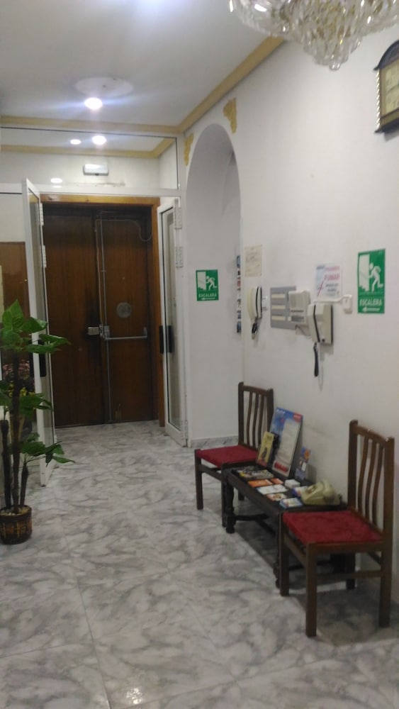 Hostal Palacios Fuencarral 55/67