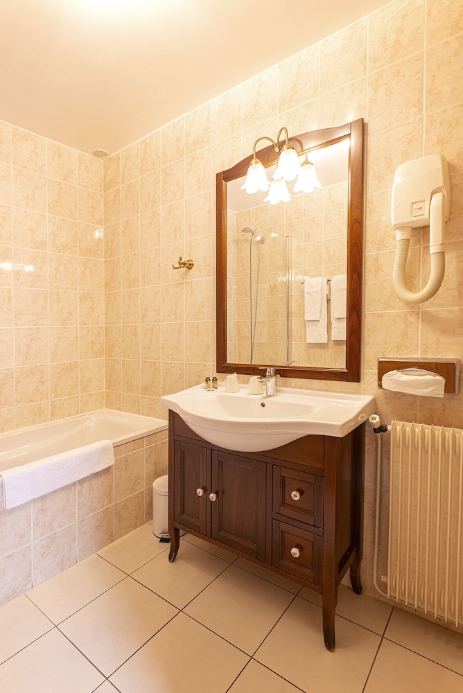 Hotel Belle Epoque 44/46