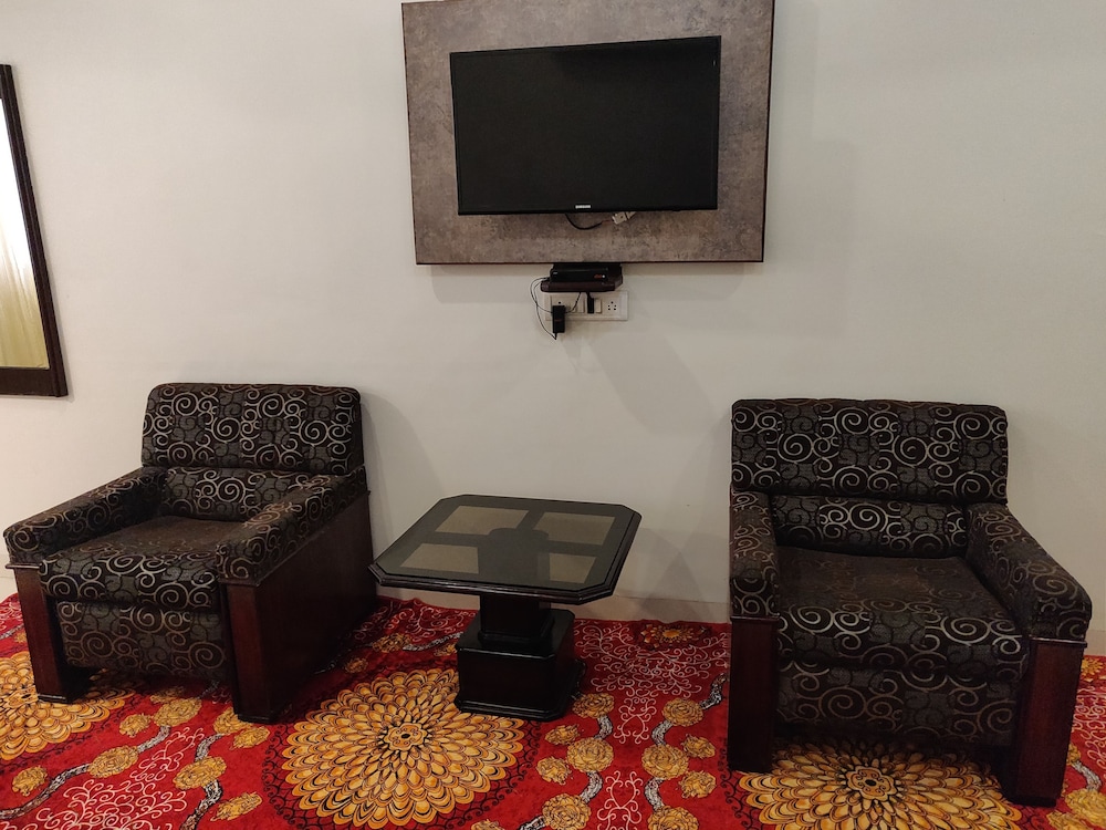 Chandra Inn 26/50