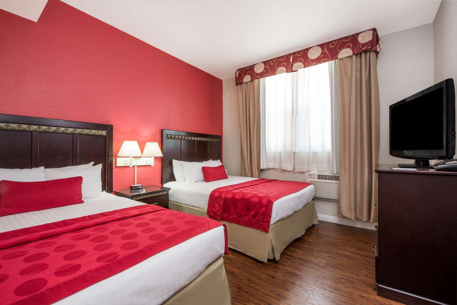 Ramada by Wyndham San Diego Airport 17/42