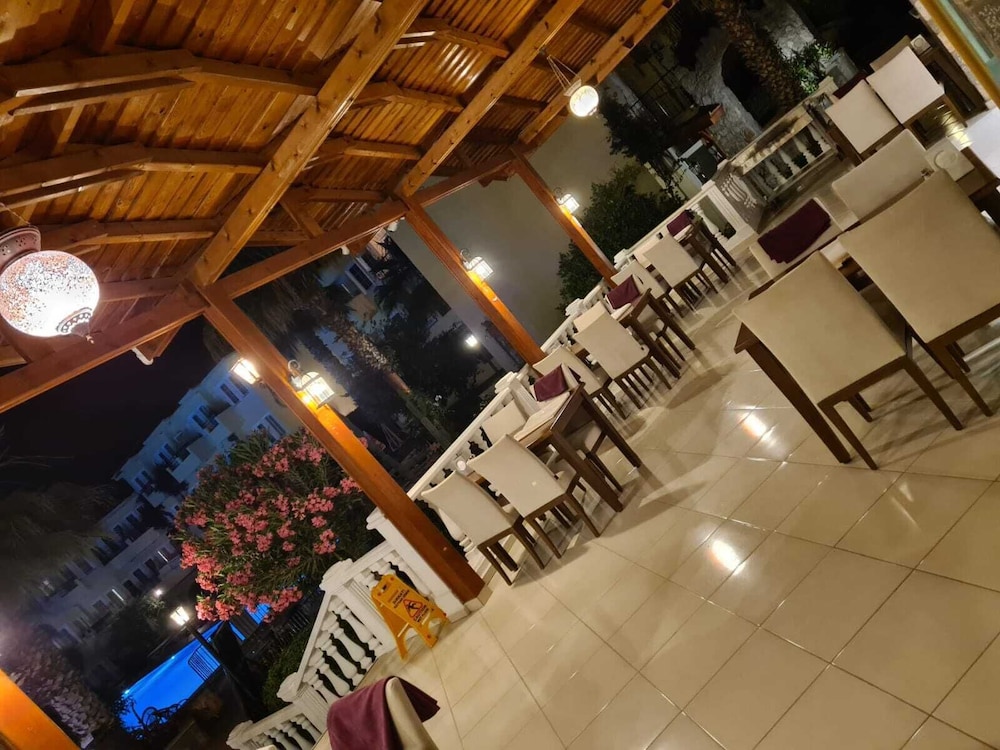 Celay Hotel 19/38