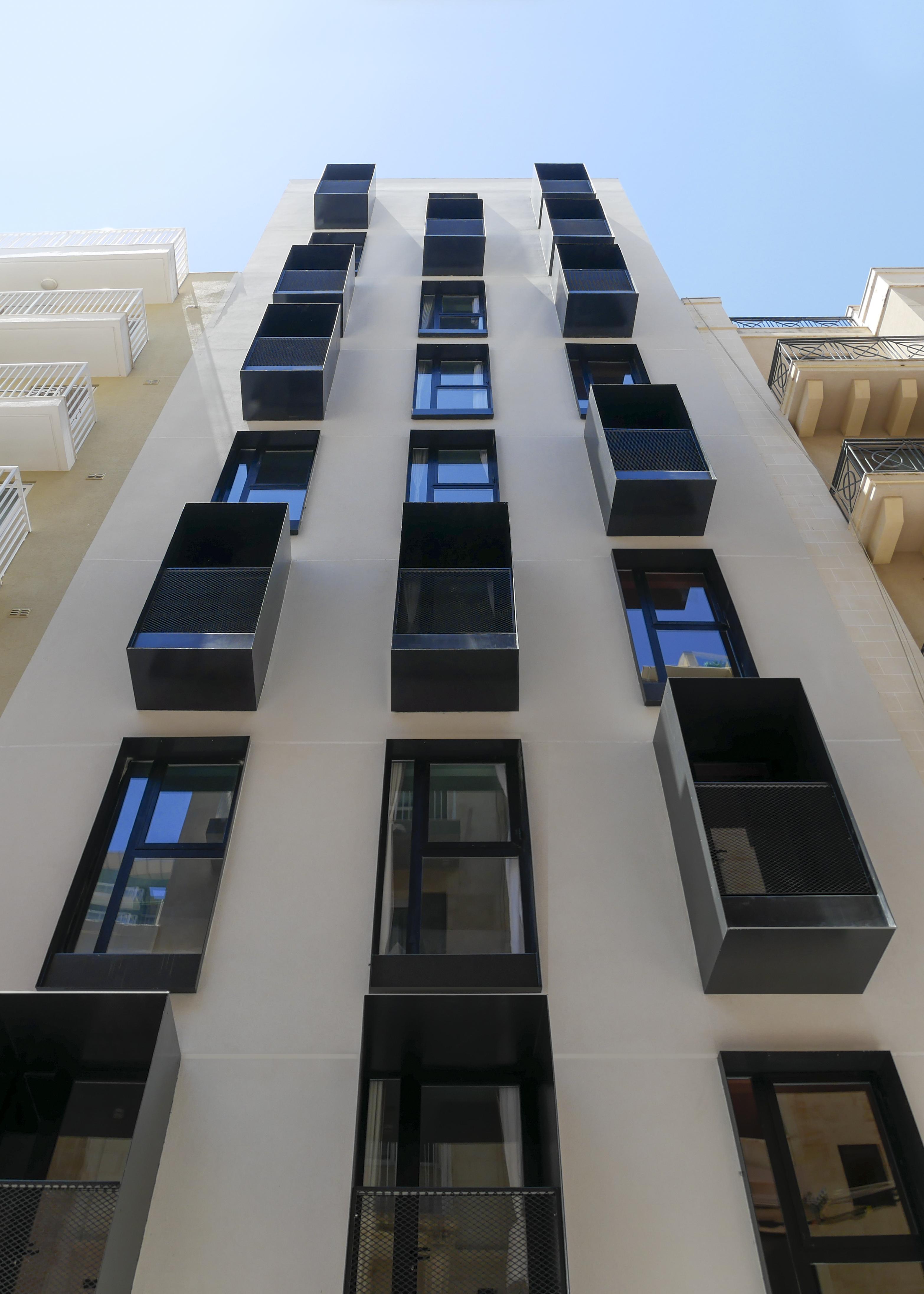 Hotel Eleven by Warren Collection 1/2