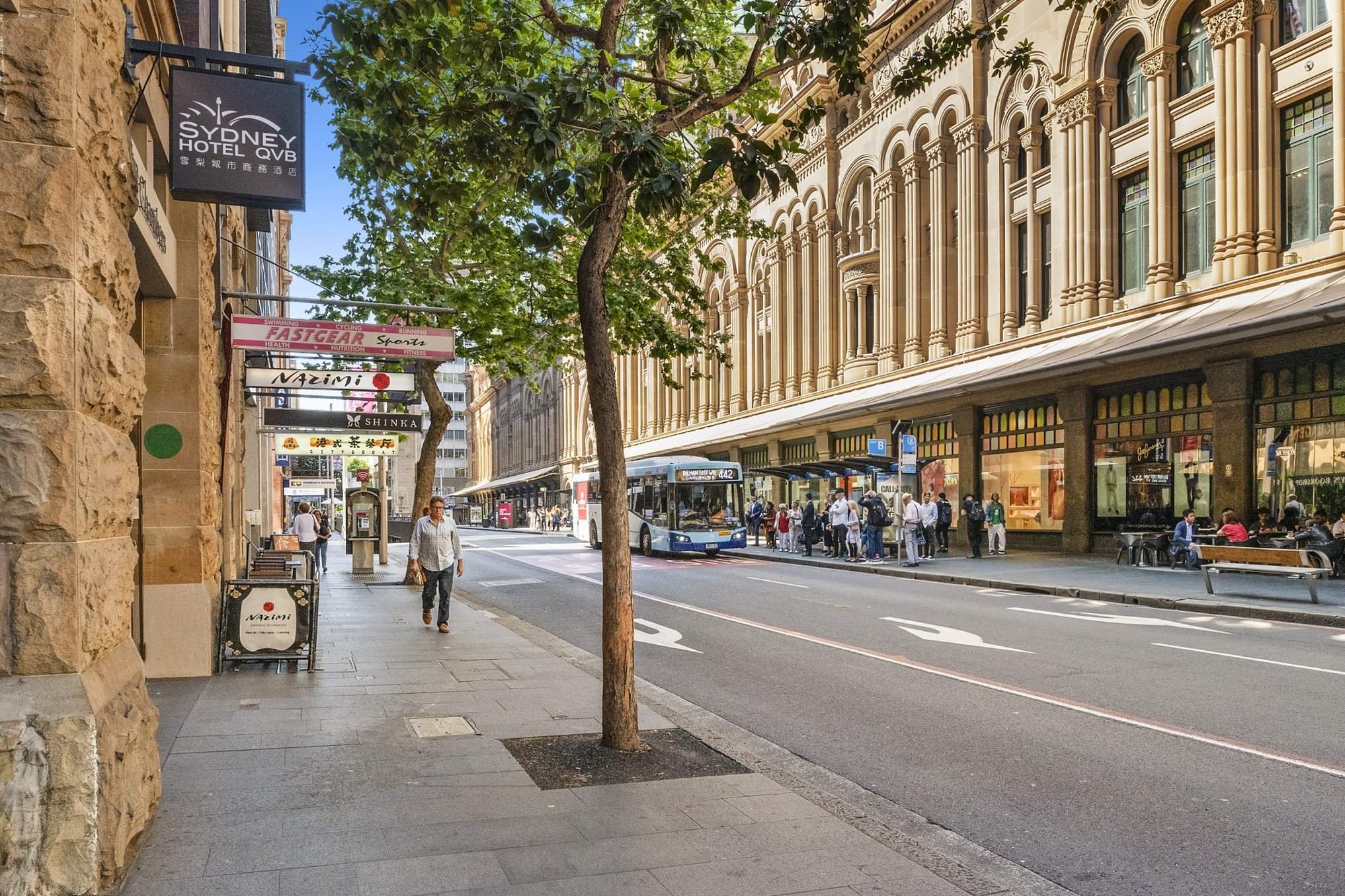 YEHS Hotel Sydney QVB 39/44