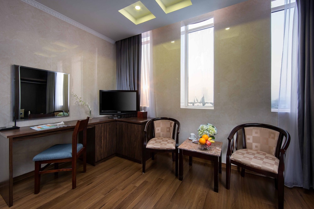 Danly Hotel 40/52